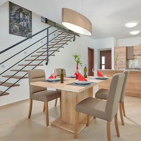 Giovanna By Interhome * Poreč