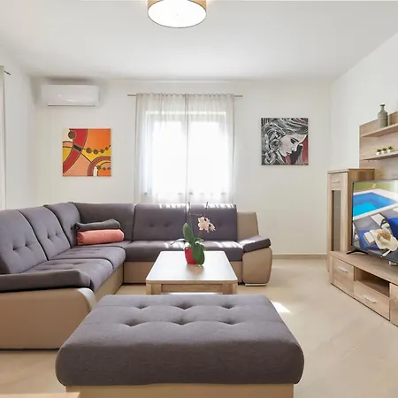 Giovanna By Interhome Ferienhaus