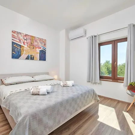 Giovanna By Interhome